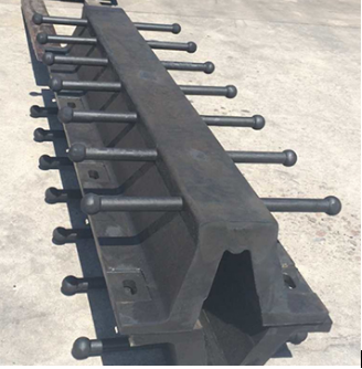 Combination of steel beam and rubber fender